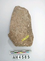 藏品(小型舌刃打製石斧)的圖片